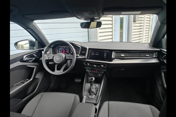 Audi A1 30 TFSI S edition | 2023 | RS6 velgen | Black on Black | LED Matrix | Keyless | CarPlay | Privacy glass