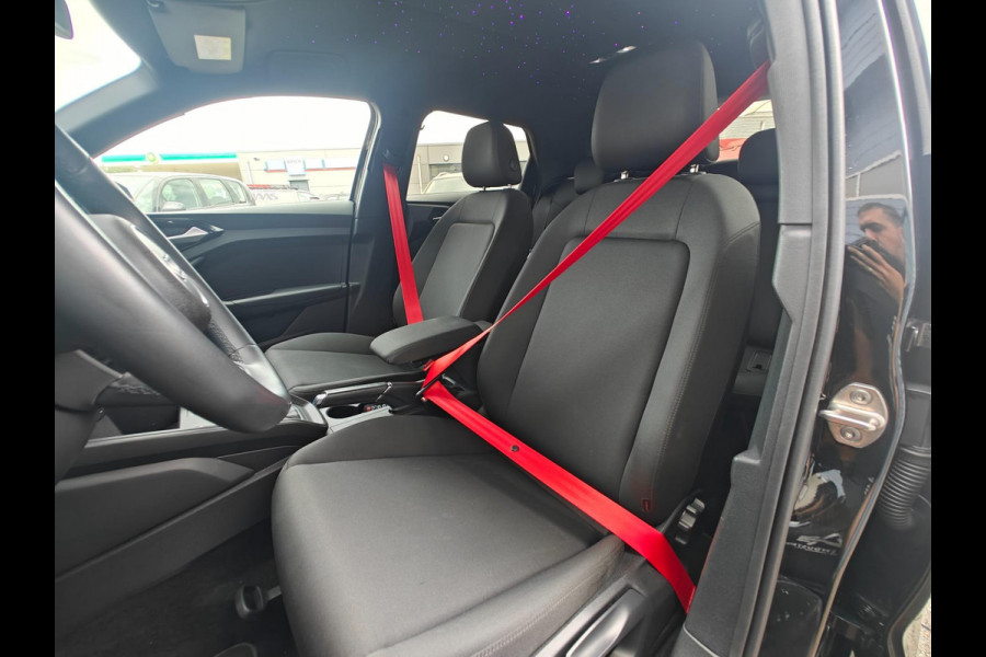 Audi A1 30 TFSI S edition | 2023 | RS6 velgen | Black on Black | LED Matrix | Keyless | CarPlay | Privacy glass