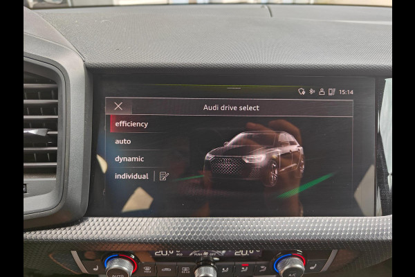 Audi A1 30 TFSI S edition | 2023 | RS6 velgen | Black on Black | LED Matrix | Keyless | CarPlay | Privacy glass
