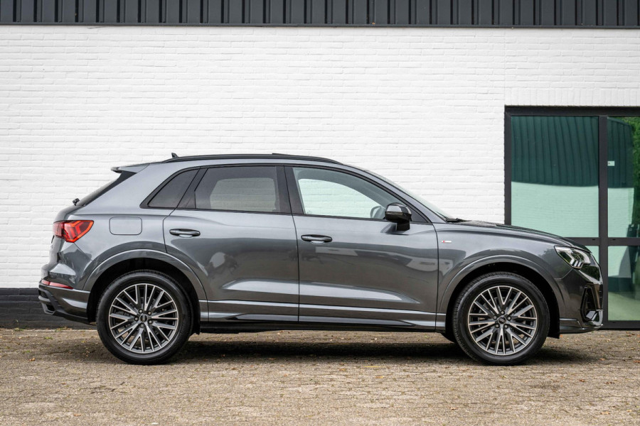 Audi Q3 45 TFSI e S-Line ACC Panorama Keyless Black Optic