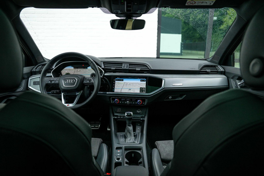 Audi Q3 45 TFSI e S-Line ACC Panorama Keyless Black Optic