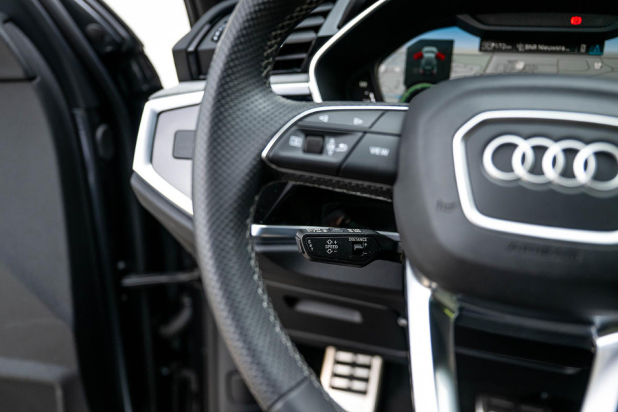 Audi Q3 45 TFSI e S-Line ACC Panorama Keyless Black Optic