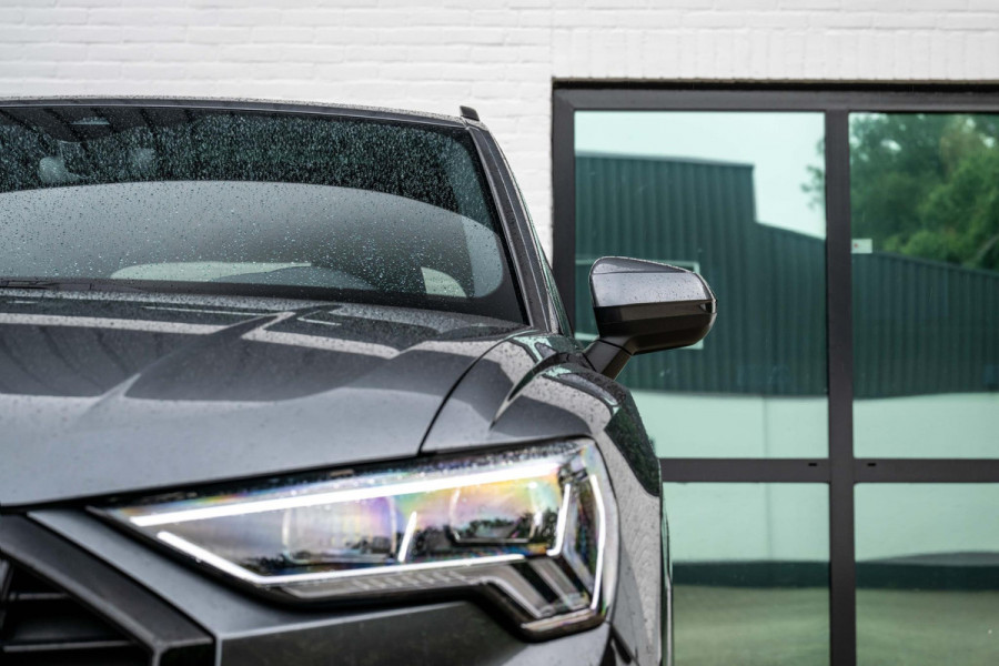 Audi Q3 45 TFSI e S-Line ACC Panorama Keyless Black Optic