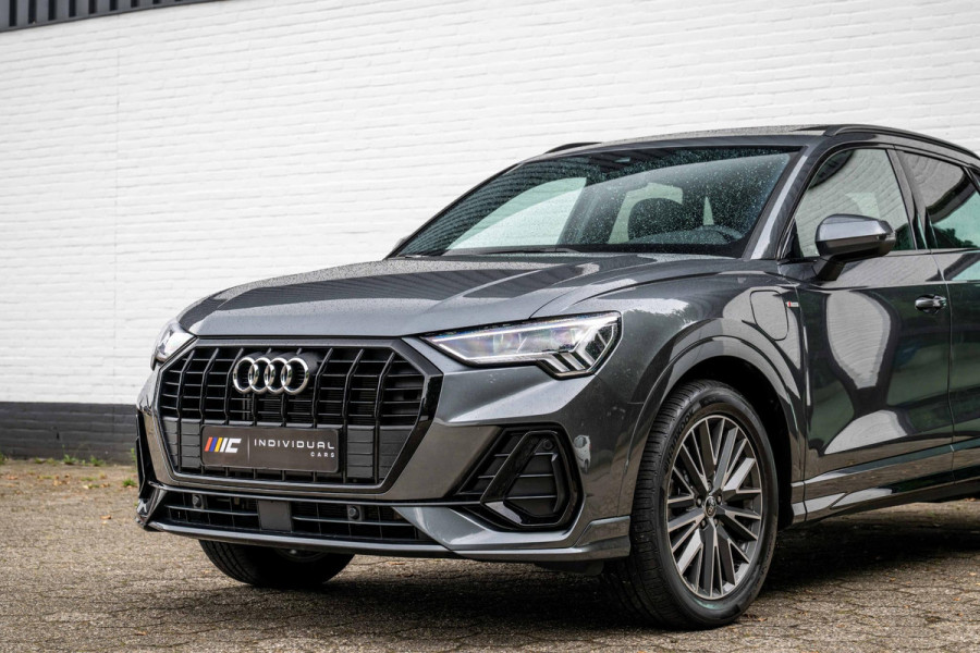 Audi Q3 45 TFSI e S-Line ACC Panorama Keyless Black Optic
