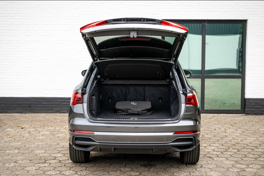 Audi Q3 45 TFSI e S-Line ACC Panorama Keyless Black Optic