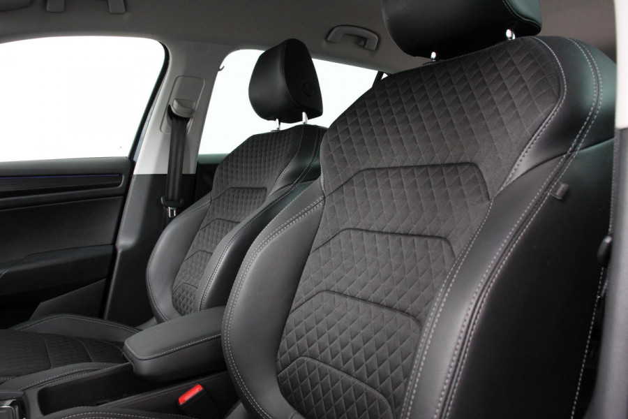 Škoda Kodiaq 1.5 TSI 150pk DSG Ambition 7 persoons | Navigatie | Climate control | Cruise control | Camera | Lichtmetalen velgen | Parkeer sensoren | Stoelverwarming voor