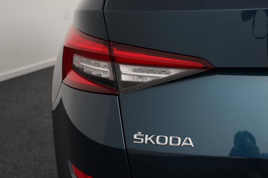 Škoda Kodiaq 1.5 TSI 150pk DSG Ambition 7 persoons | Navigatie | Climate control | Cruise control | Camera | Lichtmetalen velgen | Parkeer sensoren | Stoelverwarming voor