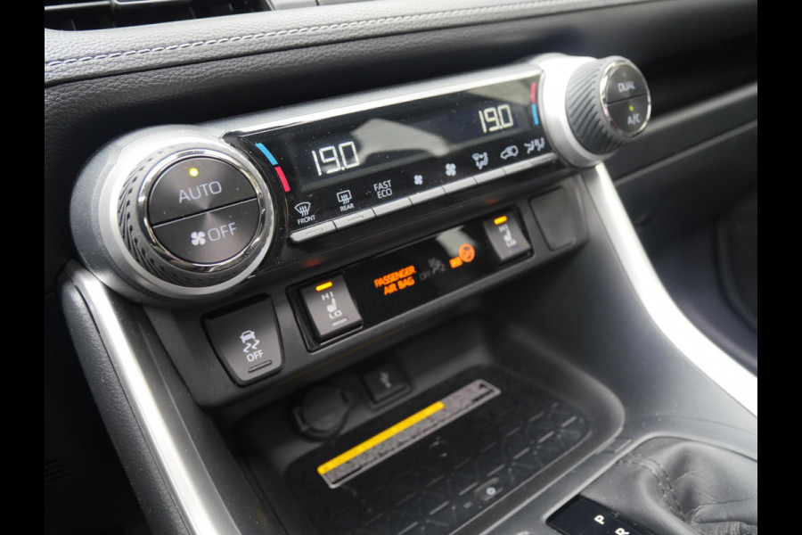 Toyota RAV4 2.5 Hybrid Black Edition | Cruise | Clima | 360° camera | navi | Schuif-kanteldak | Stoelverwarming |