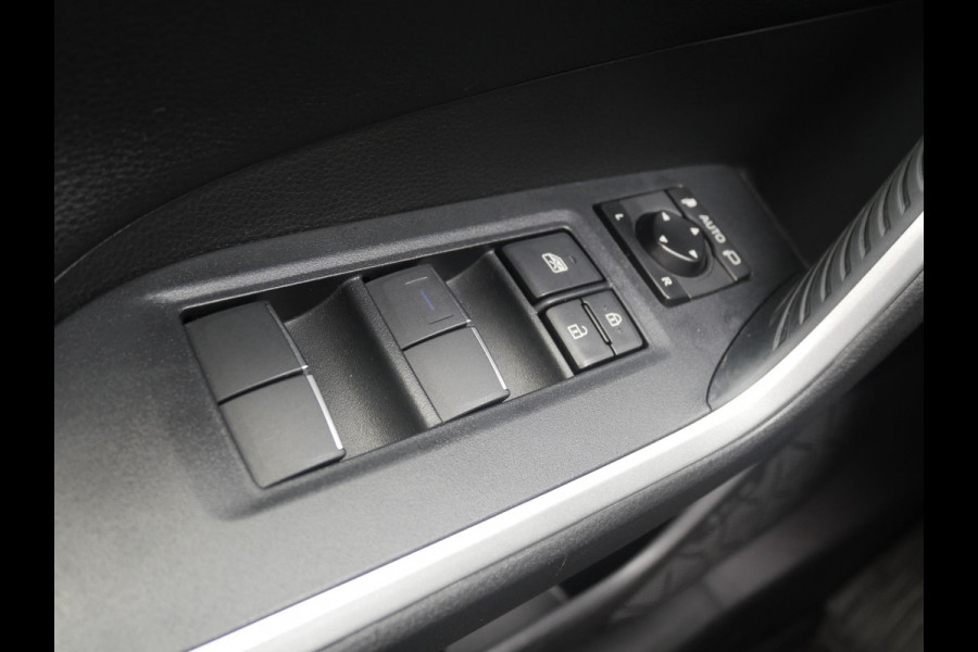 Toyota RAV4 2.5 Hybrid Black Edition | Cruise | Clima | 360° camera | navi | Schuif-kanteldak | Stoelverwarming |