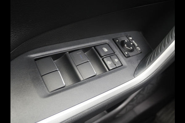 Toyota RAV4 2.5 Hybrid Black Edition | Cruise | Clima | 360° camera | navi | Schuif-kanteldak | Stoelverwarming |