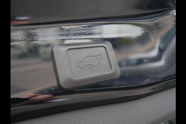 Toyota RAV4 2.5 Hybrid Black Edition | Cruise | Clima | 360° camera | navi | Schuif-kanteldak | Stoelverwarming |