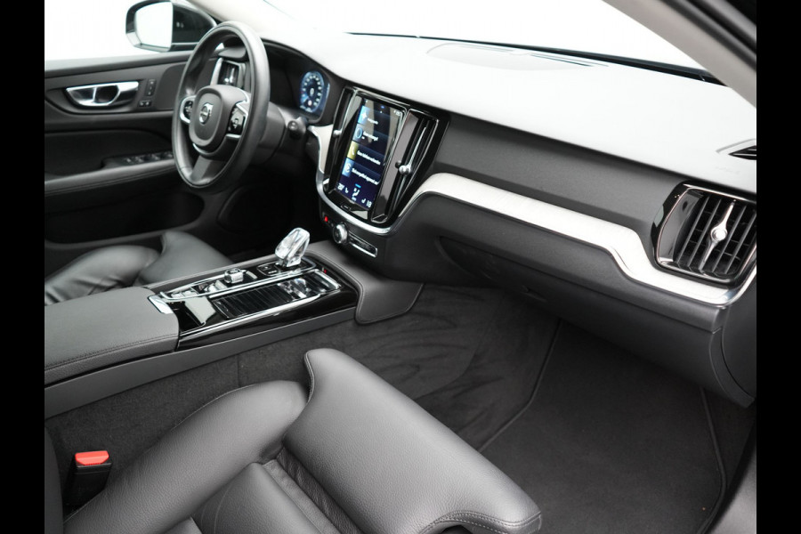 Volvo V60 T6 AWD Inscription Plug In Hybrid 340pk | PHEV | Trekhaak af Fabriek | 360 Camera |  Lederen sportstoelen Memory | Carplay | Keyless | Navigatie | Virtual | DAB |
