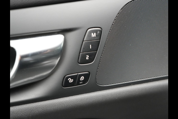 Volvo V60 T6 AWD Inscription Plug In Hybrid 340pk | PHEV | Trekhaak af Fabriek | 360 Camera |  Lederen sportstoelen Memory | Carplay | Keyless | Navigatie | Virtual | DAB |