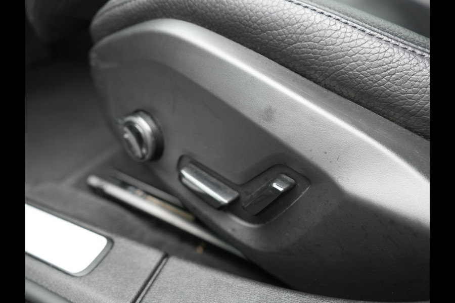 Volvo V60 T6 AWD Inscription Plug In Hybrid 340pk | PHEV | Trekhaak af Fabriek | 360 Camera |  Lederen sportstoelen Memory | Carplay | Keyless | Navigatie | Virtual | DAB |