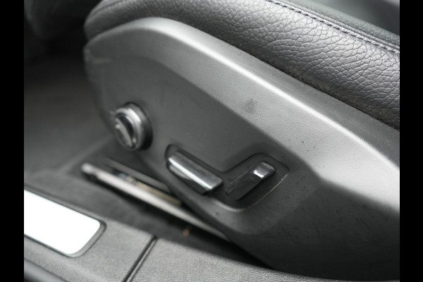 Volvo V60 T6 AWD Inscription Plug In Hybrid 340pk | PHEV | Trekhaak af Fabriek | 360 Camera |  Lederen sportstoelen Memory | Carplay | Keyless | Navigatie | Virtual | DAB |