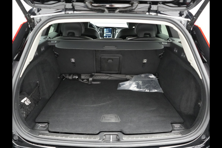 Volvo V60 T6 AWD Inscription Plug In Hybrid 340pk | PHEV | Trekhaak af Fabriek | 360 Camera |  Lederen sportstoelen Memory | Carplay | Keyless | Navigatie | Virtual | DAB |