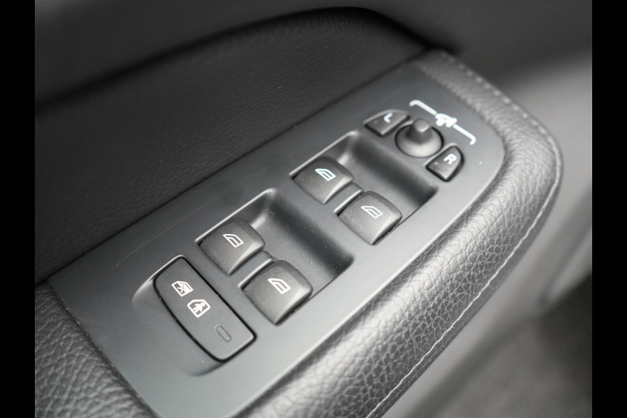 Volvo V60 T6 AWD Inscription Plug In Hybrid 340pk | PHEV | Trekhaak af Fabriek | 360 Camera |  Lederen sportstoelen Memory | Carplay | Keyless | Navigatie | Virtual | DAB |