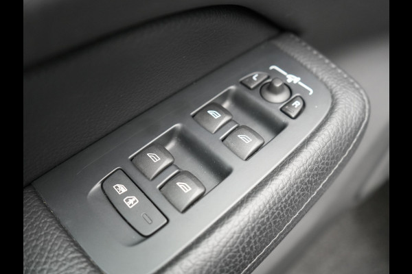 Volvo V60 T6 AWD Inscription Plug In Hybrid 340pk | PHEV | Trekhaak af Fabriek | 360 Camera |  Lederen sportstoelen Memory | Carplay | Keyless | Navigatie | Virtual | DAB |