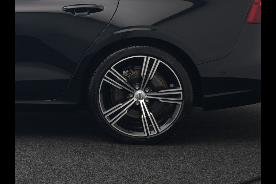 Volvo V60 T6 AWD Inscription Plug In Hybrid 340pk | PHEV | Trekhaak af Fabriek | 360 Camera |  Lederen sportstoelen Memory | Carplay | Keyless | Navigatie | Virtual | DAB |
