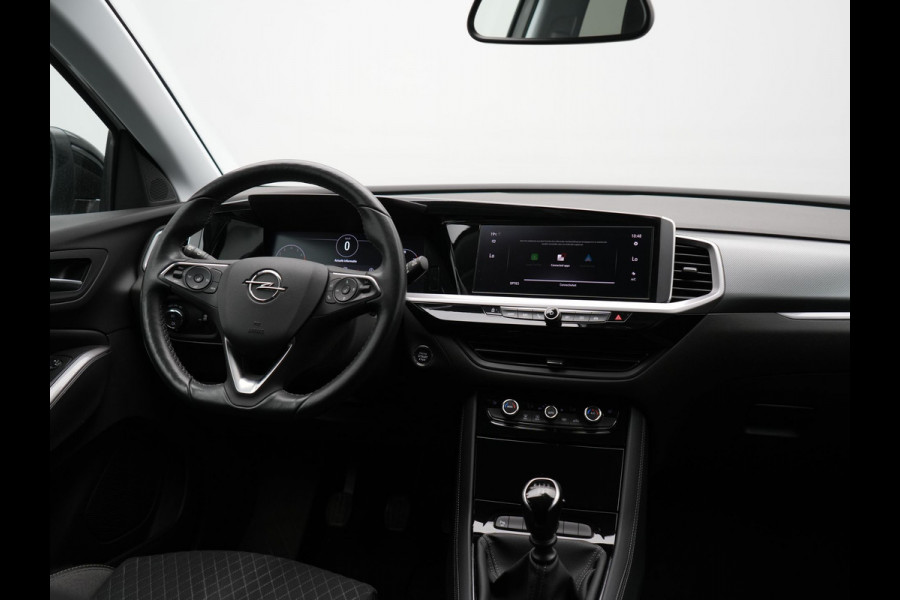 Opel Grandland Turbo Business Elegance 131pk | Camera | Cruise Control | Lederen Sportstoelen Verwarmd | Park Assist | Apple Carplay | Verwarmd Stuur | Navigatie | Virtual | DAB |