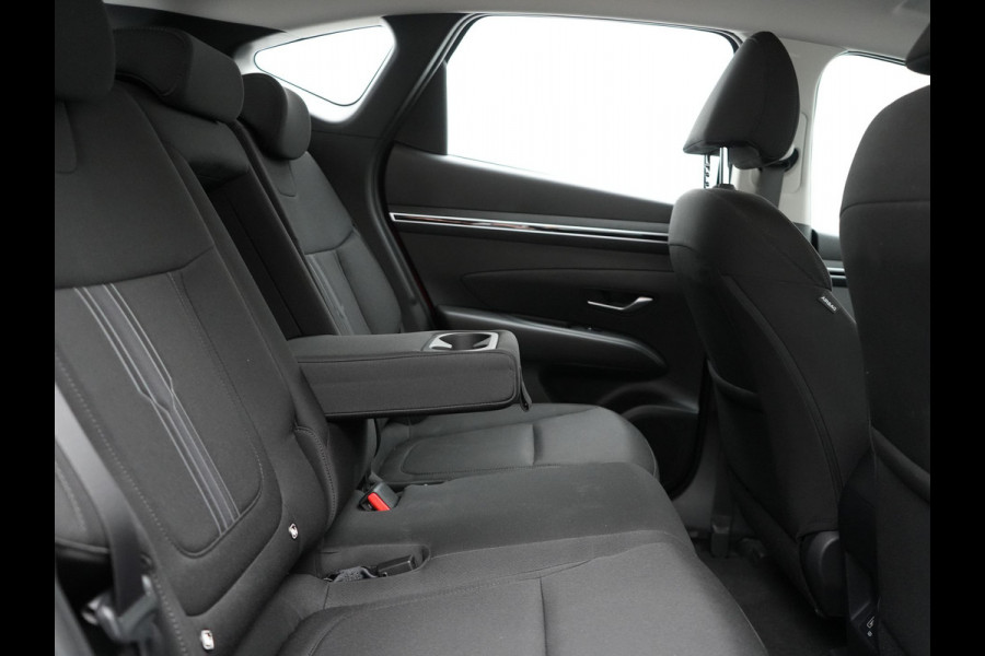 Hyundai Tucson T-GDI Comfort 4WD Plug In Hybrid 266pk Dealer O.H PHEV | Camera | Cruise Control | Apple Carplay | Virtual | DAB | Lane Assist | Navigatie |