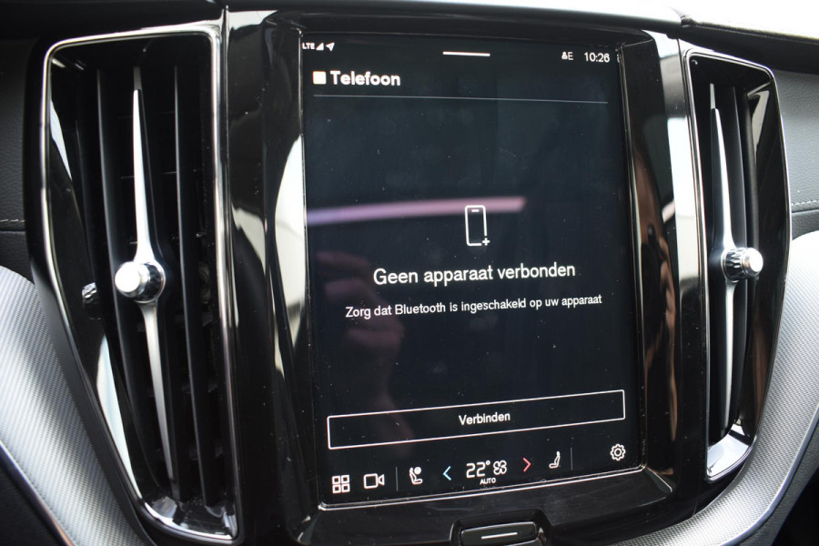 Volvo XC60 T6 350PK Automaat Plug-in hybrid AWD Ultimate Dark / Navigatie / Luchtvering / 360 Camera / Adaptieve Cruise Control / Bowers&Wilkins / Stuur & Stoelverwarming / Elektr. Achterklep / Schuifdak / Trekhaak
