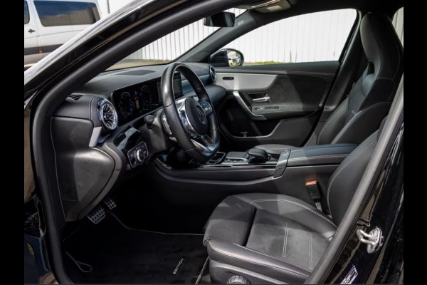 Mercedes-Benz A-Klasse 250 e AMG ** LED, MBUX+, 19-inch LMV, NIGHT- & SPIEGEL PACK ** 1e EIG - UNFALLFREI - JUNGE STERNE ** ** INFORMEER OOK NAAR ONZE AANTREKKELIJKE FINANCIAL-LEASE TARIEVEN **