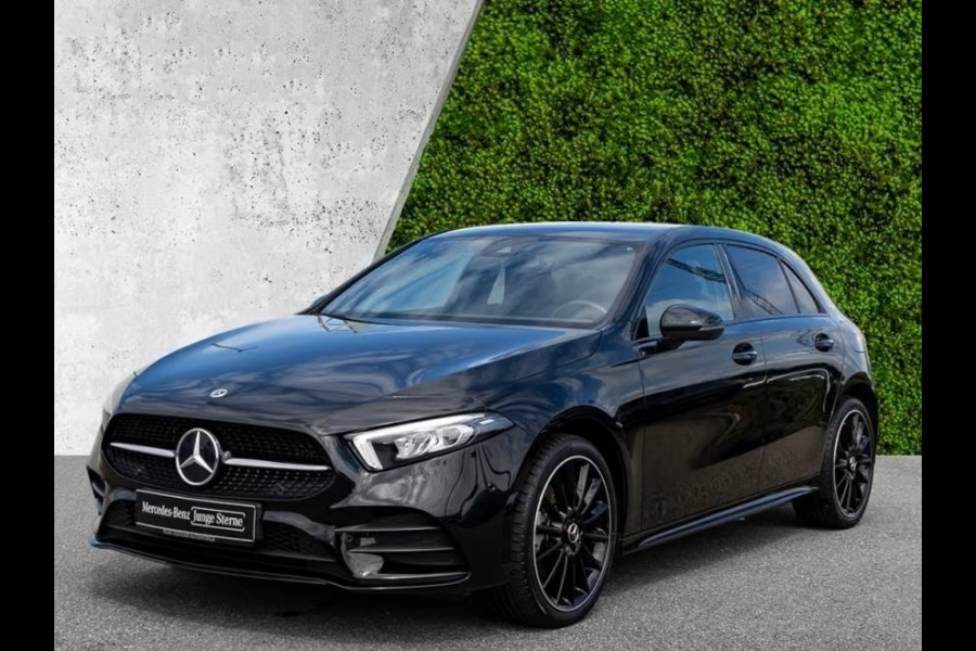 Mercedes-Benz A-Klasse 250 e AMG ** LED, MBUX+, 19-inch LMV, NIGHT- & SPIEGEL PACK ** 1e EIG - UNFALLFREI - JUNGE STERNE ** ** INFORMEER OOK NAAR ONZE AANTREKKELIJKE FINANCIAL-LEASE TARIEVEN **