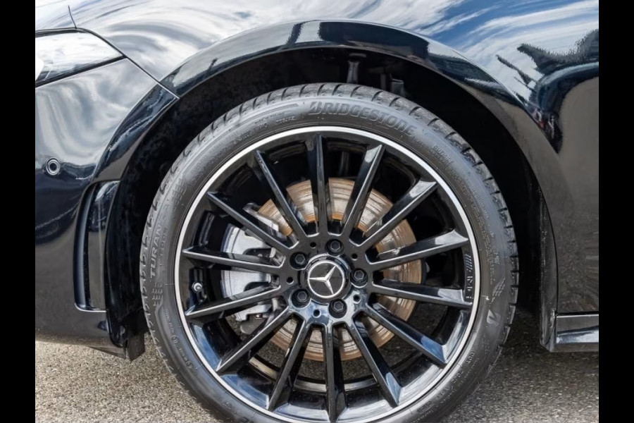 Mercedes-Benz A-Klasse 250 e AMG ** LED, MBUX+, 19-inch LMV, NIGHT- & SPIEGEL PACK ** 1e EIG - UNFALLFREI - JUNGE STERNE ** ** INFORMEER OOK NAAR ONZE AANTREKKELIJKE FINANCIAL-LEASE TARIEVEN **