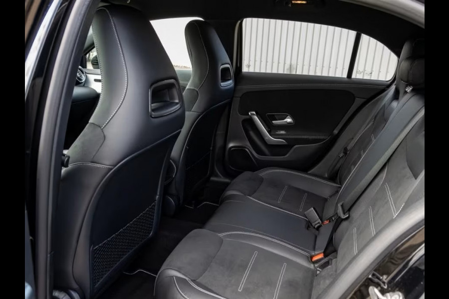 Mercedes-Benz A-Klasse 250 e AMG ** LED, MBUX+, 19-inch LMV, NIGHT- & SPIEGEL PACK ** 1e EIG - UNFALLFREI - JUNGE STERNE ** ** INFORMEER OOK NAAR ONZE AANTREKKELIJKE FINANCIAL-LEASE TARIEVEN **