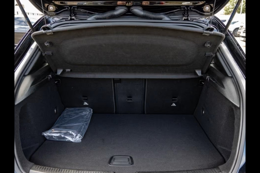 Mercedes-Benz A-Klasse 250 e AMG ** LED, MBUX+, 19-inch LMV, NIGHT- & SPIEGEL PACK ** 1e EIG - UNFALLFREI - JUNGE STERNE ** ** INFORMEER OOK NAAR ONZE AANTREKKELIJKE FINANCIAL-LEASE TARIEVEN **