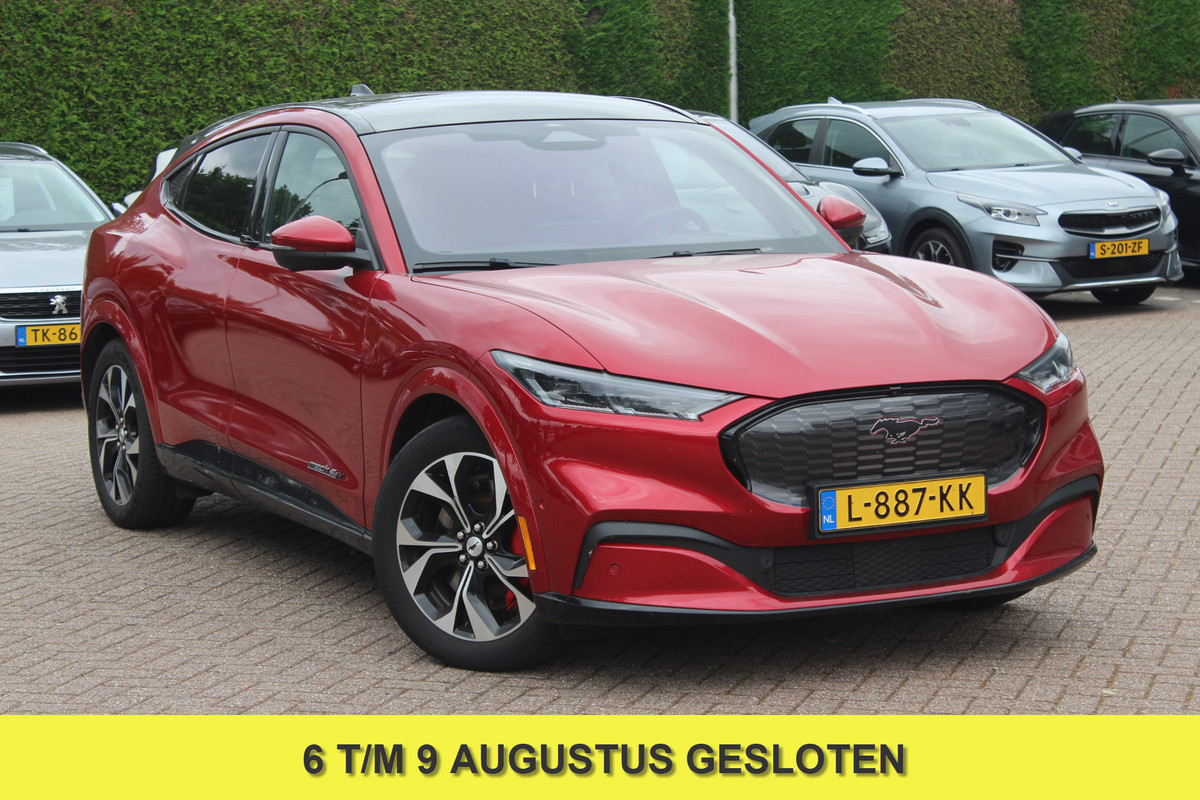Ford Mustang Mach-E Extended First Edition AWD 98 kWh / SoH 94.1% / Glascoating / Trekhaak / Panoramadak / Camera / Leder / 19'' / B&O / Keyless / DAB / Dodehoek / ACC / Navigatie / Sfeerverlichting / Stoelverwarming