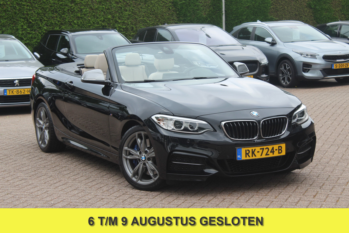 BMW 2 Serie Cabrio M240i xDrive High Exe. M Sport / Camera / Leder / Harman Kardon / 18'' / Keyless / Navigatie / Stuurverwarming / DAB / Windscherm / Stoelverwarming / Cruise Control