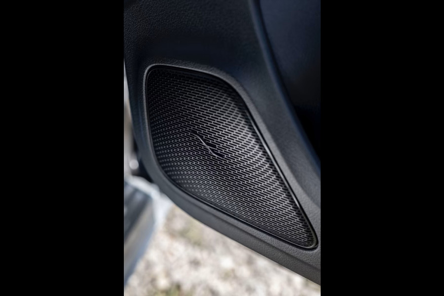 Mercedes-Benz A-Klasse 250 e AMG ** LED, MBUX+, 19-inch LMV, ADAPT. CRUISE, NIGHT PAKKET ** 1e EIG - UNFALLFREI - JUNGE STERNE ** ** INFORMEER OOK NAAR ONZE AANTREKKELIJKE FINANCIAL-LEASE TARIEVEN **