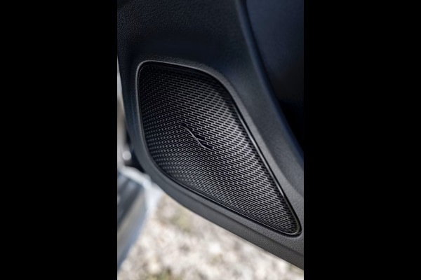 Mercedes-Benz A-Klasse 250 e AMG ** LED, MBUX+, 19-inch LMV, ADAPT. CRUISE, NIGHT PAKKET ** 1e EIG - UNFALLFREI - JUNGE STERNE ** ** INFORMEER OOK NAAR ONZE AANTREKKELIJKE FINANCIAL-LEASE TARIEVEN **