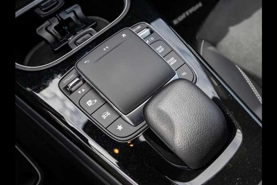 Mercedes-Benz A-Klasse 250 e AMG ** LED, MBUX+, 19-inch LMV, ADAPT. CRUISE, NIGHT PAKKET ** 1e EIG - UNFALLFREI - JUNGE STERNE ** ** INFORMEER OOK NAAR ONZE AANTREKKELIJKE FINANCIAL-LEASE TARIEVEN **