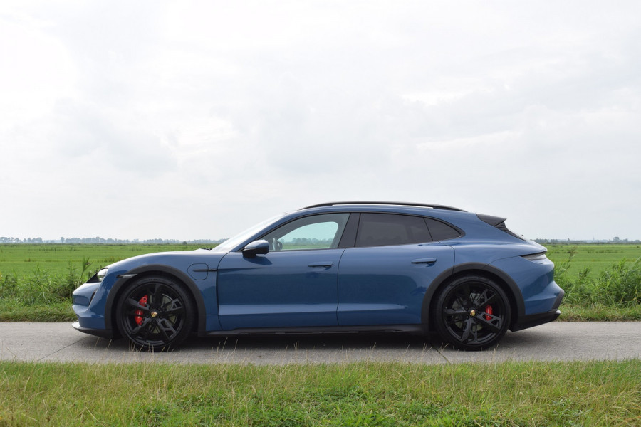 Porsche Taycan Cross Turismo 4S 93 kWh Sport chrono - Luchtvering - Glazen dak - Bose - 21"