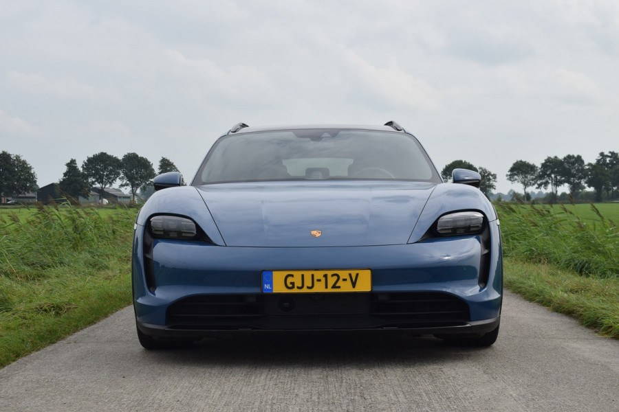 Porsche Taycan Cross Turismo 4S 93 kWh Sport chrono - Luchtvering - Glazen dak - Bose - 21"