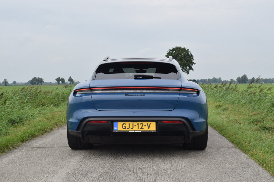 Porsche Taycan Cross Turismo 4S 93 kWh Sport chrono - Luchtvering - Glazen dak - Bose - 21"