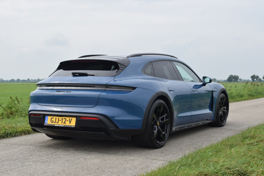 Porsche Taycan Cross Turismo 4S 93 kWh Sport chrono - Luchtvering - Glazen dak - Bose - 21"