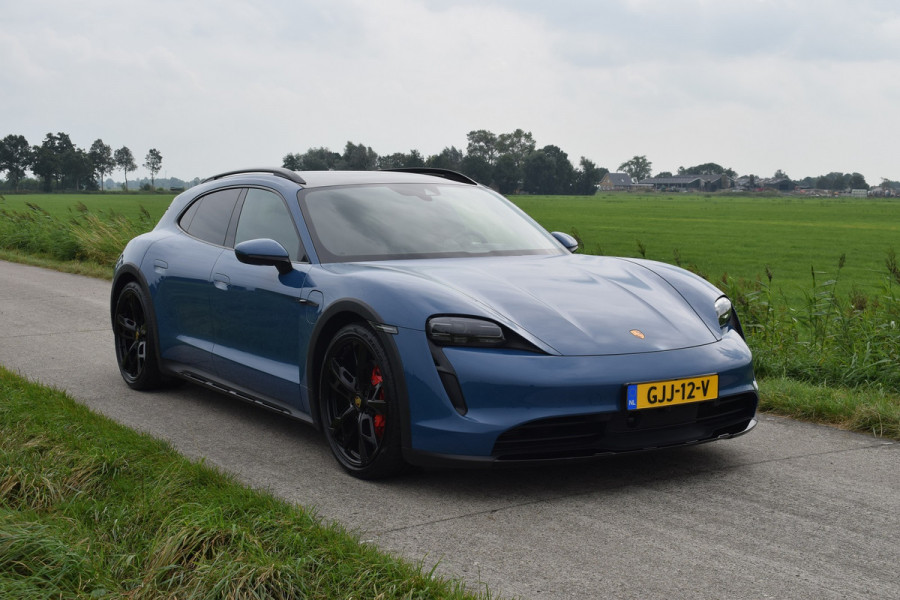 Porsche Taycan Cross Turismo 4S 93 kWh Sport chrono - Luchtvering - Glazen dak - Bose - 21"