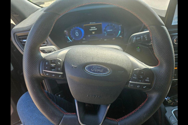 Ford Kuga 1.5 EcoBoost ST-Line X 150pk | Trekhaak | Adaptive cruise control | Winter Pack | Dodehoeksensoren | Bang&Olufsen | 1.800 kg geremd trekgewicht