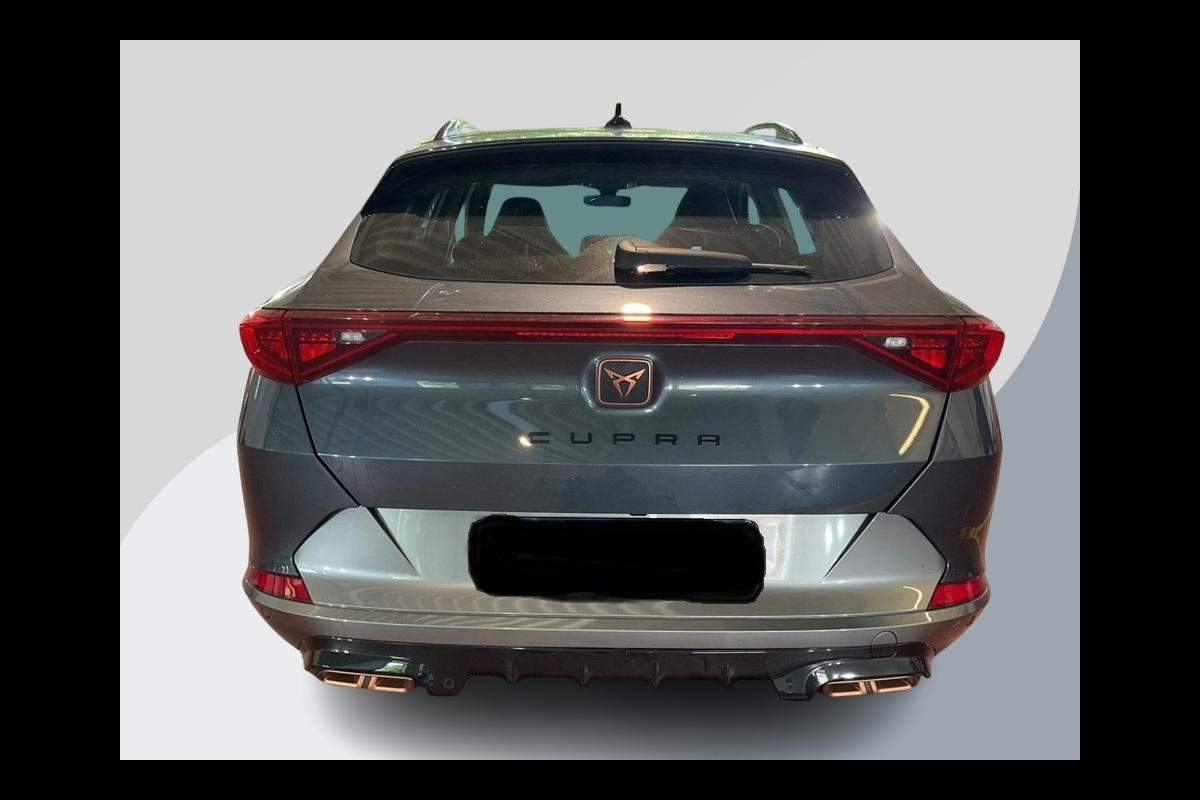 CUPRA Formentor 1.4 e-Hybrid VZ Performance PHEV 245pk | Wegklapbare trekhaak | Leder | Stoelverwarming | Virtual cockpit | 360° camerasysteem | Adaptive cruise control