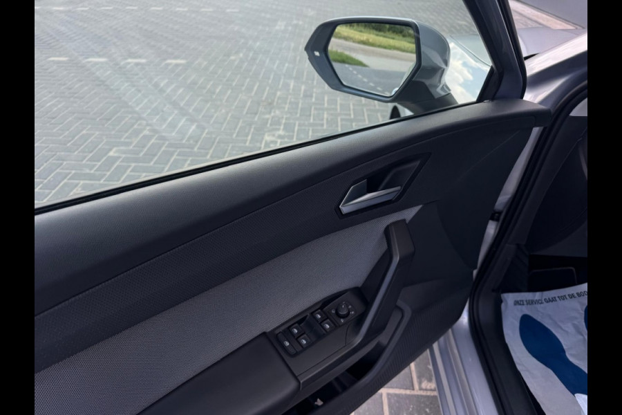 Seat Leon 1.0 eTSI Style NAVI VIRTUAL CLIMATE PDC ELEK PAKKET CAMERA