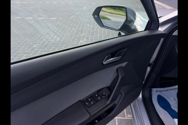Seat Leon 1.0 eTSI Style NAVI VIRTUAL CLIMATE PDC ELEK PAKKET CAMERA
