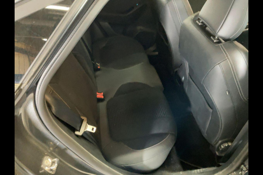 Ford Puma 1.5 EcoBoost ST-X 200pk | NL-auto | Performance Pack | Panoramadak | Afneembare trekhaak | Camera | Elektrische achterklep