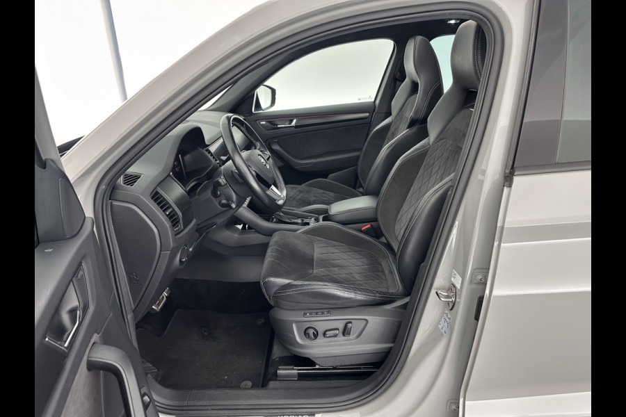 Škoda Kodiaq 1.5 TSI Sportline Business Aut. *PANO | LEATHER-ALCANTARA | FULL-LED | ADAPTIVE-CRUISE | BLIND-SPOT | MEMORY-PACK | CANTON-SOUND | CAMERA | KEYLESS | DIGI-COCKPIT | SPORT/HEATED-SEATS | DAB+ | AMBIENT-LIGHT | CARBON |
