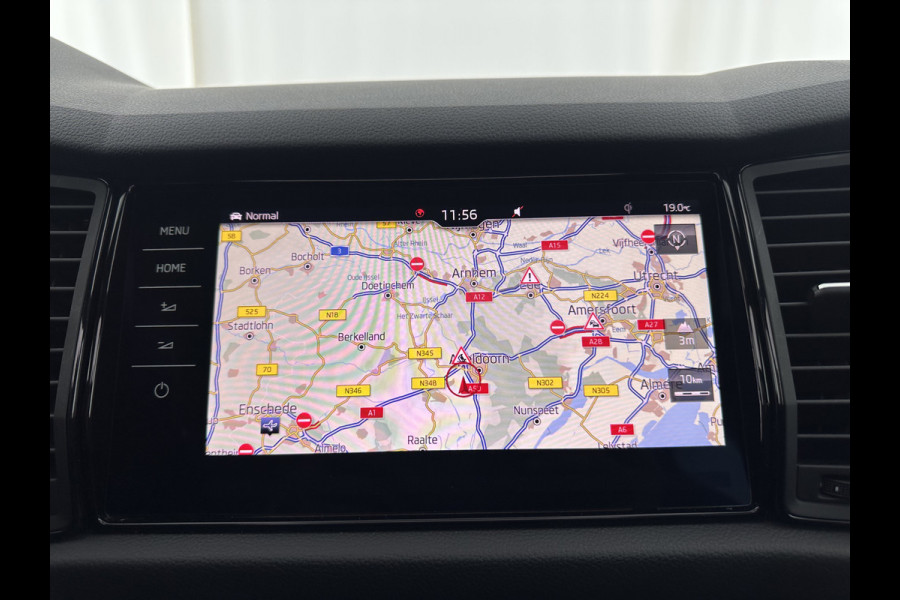 Škoda Kodiaq 1.5 TSI Sportline Business Aut. *PANO | LEATHER-ALCANTARA | FULL-LED | ADAPTIVE-CRUISE | BLIND-SPOT | MEMORY-PACK | CANTON-SOUND | CAMERA | KEYLESS | DIGI-COCKPIT | SPORT/HEATED-SEATS | DAB+ | AMBIENT-LIGHT | CARBON |
