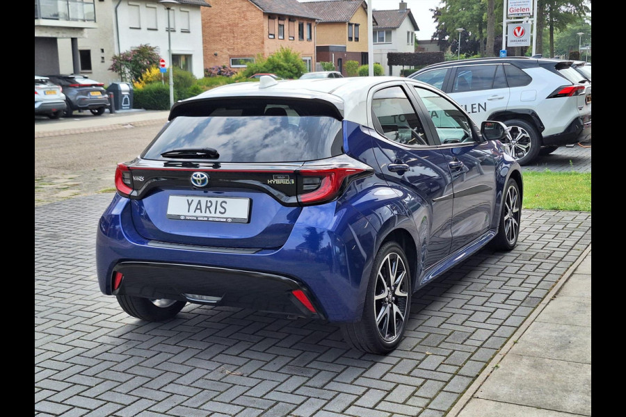Toyota Yaris 1.5 Hybrid Style Bi-Tone | 17 inch, Stoelverwarming, Half Leer, Keyless, Privcay Glass, Apple CarPlay/Android auto