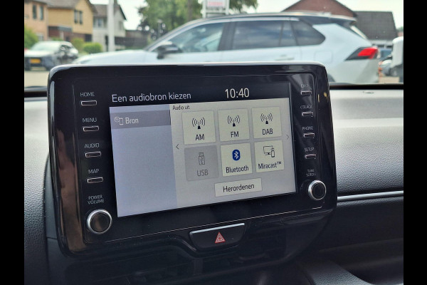 Toyota Yaris 1.5 Hybrid Style Bi-Tone | 17 inch, Stoelverwarming, Half Leer, Keyless, Privcay Glass, Apple CarPlay/Android auto